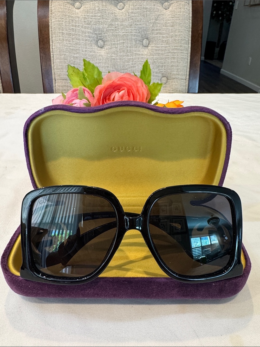 Authentic Gucci Black Square Logo Frame Sunglasses